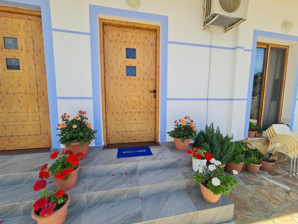 Guesthouse Emanuel คซามิล ภายนอก รูปภาพ