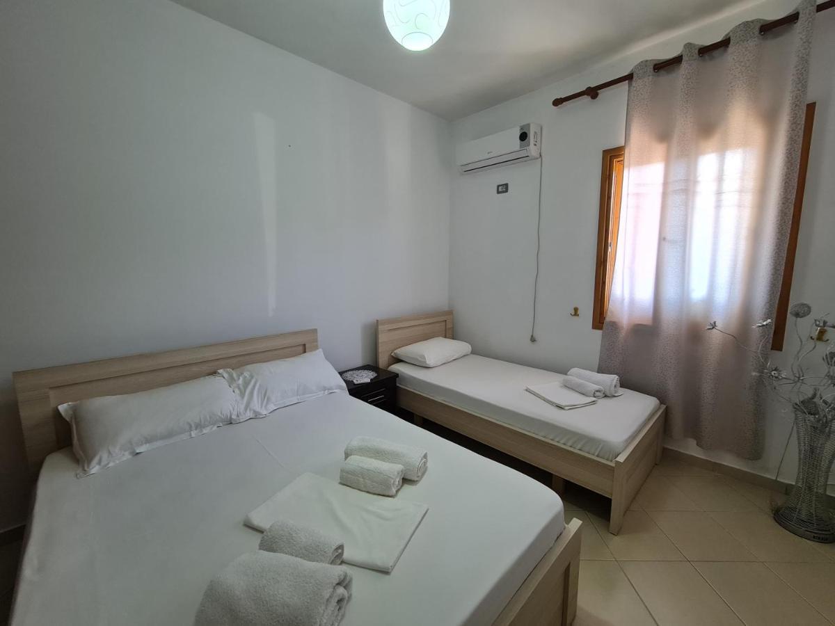 Guesthouse Emanuel คซามิล ภายนอก รูปภาพ