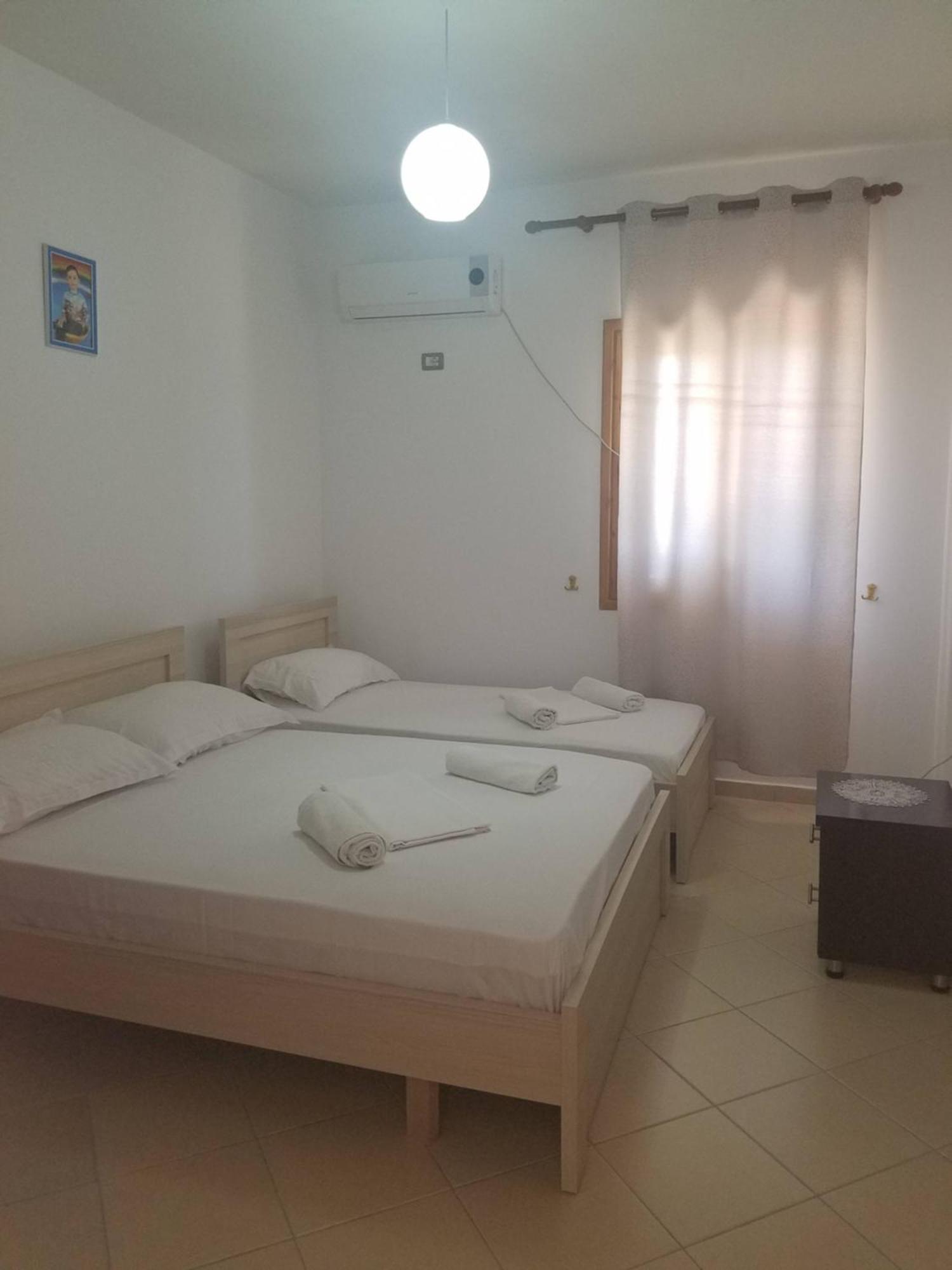 Guesthouse Emanuel คซามิล ภายนอก รูปภาพ