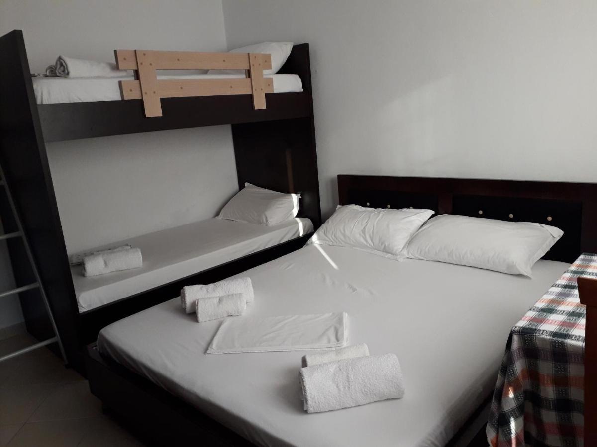 Guesthouse Emanuel คซามิล ภายนอก รูปภาพ
